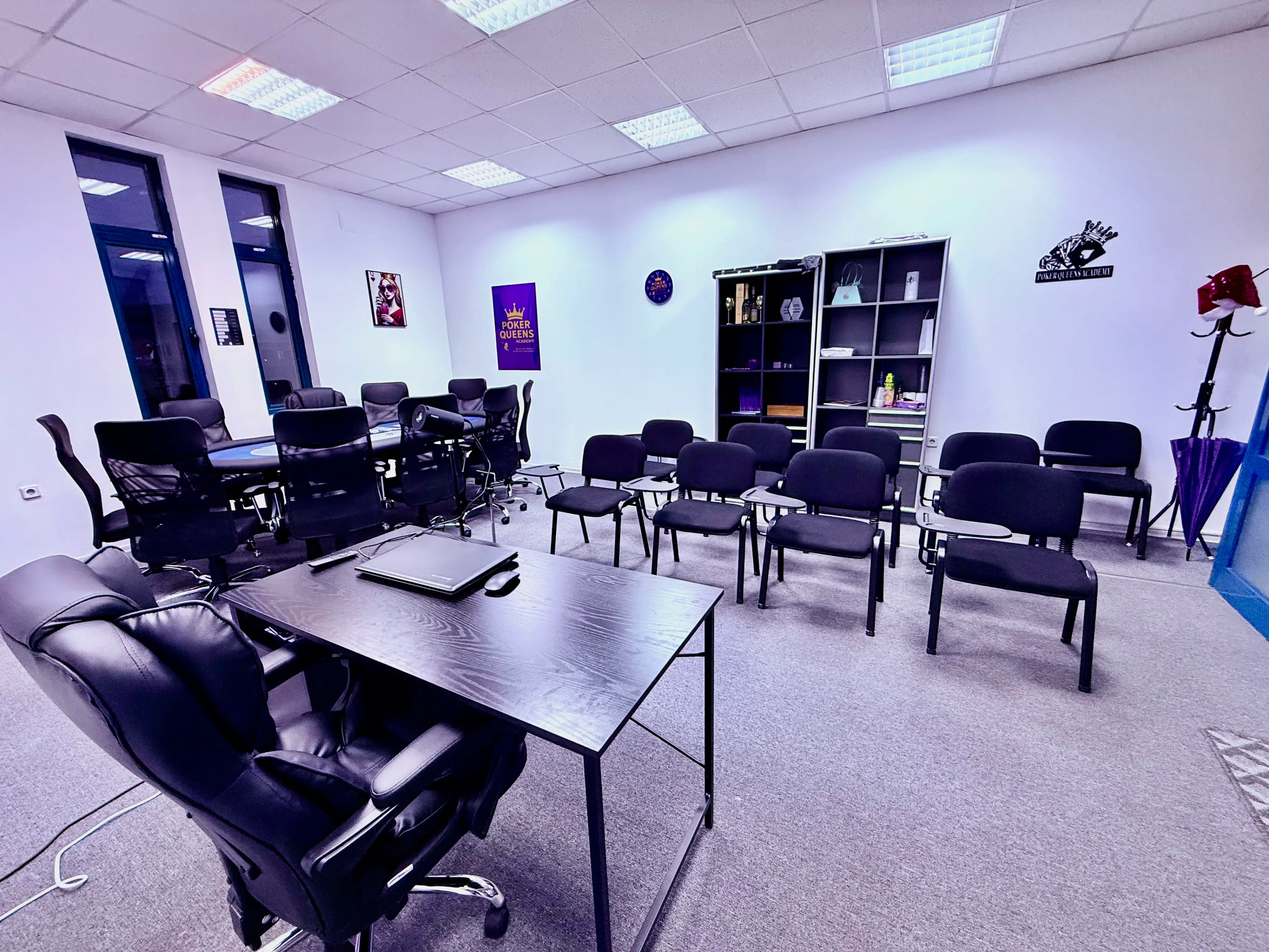 Poker Queens Academy - Галерия снимка 29