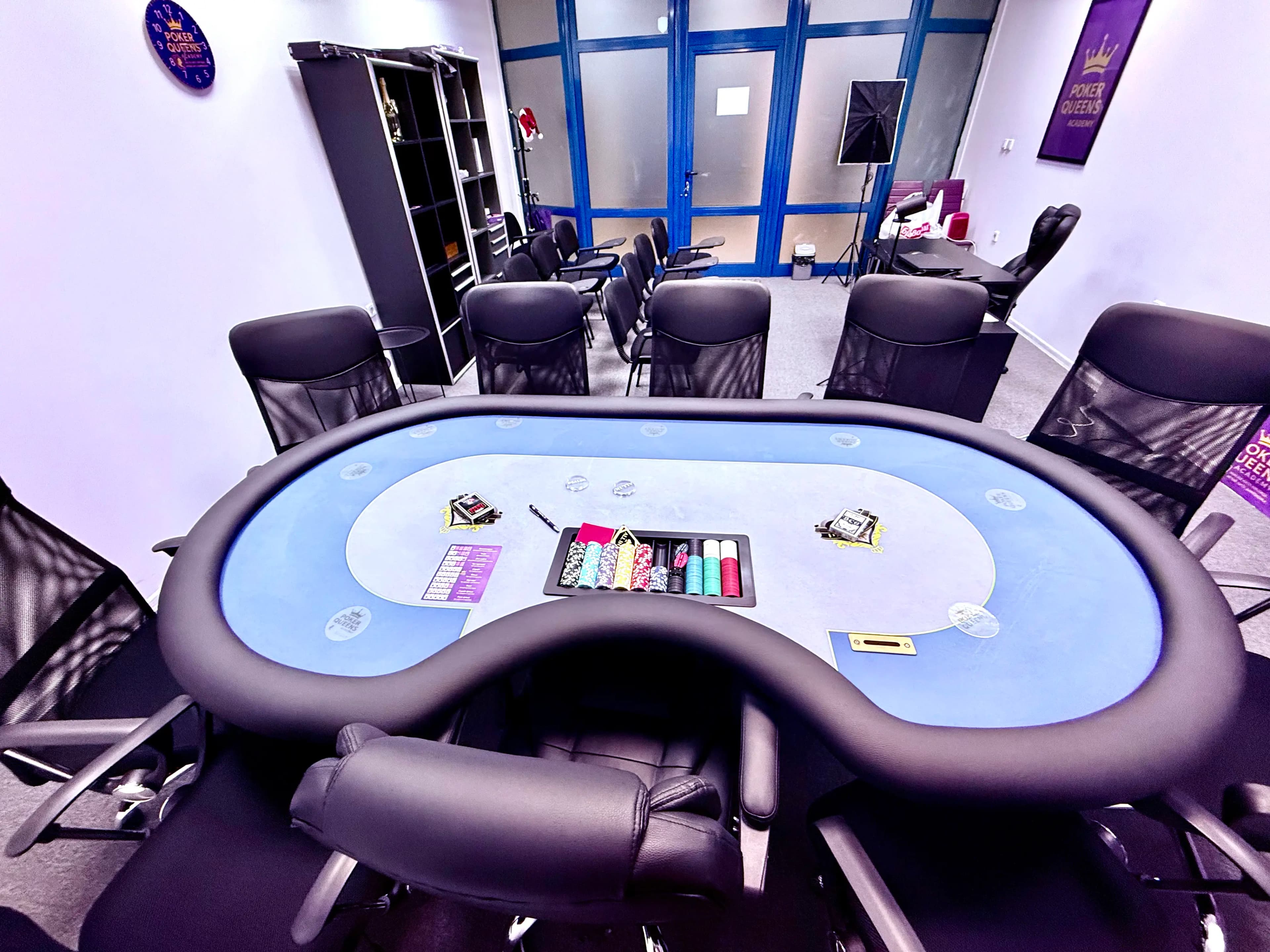 Poker Queens Academy - Галерия снимка 30